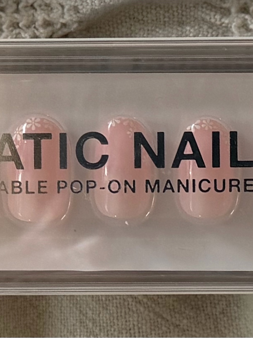 Static Nails Daisy Edged Pink Press-On Nails with Subtle Floral Accent